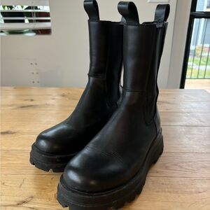 Steve Madden pull on combat boots